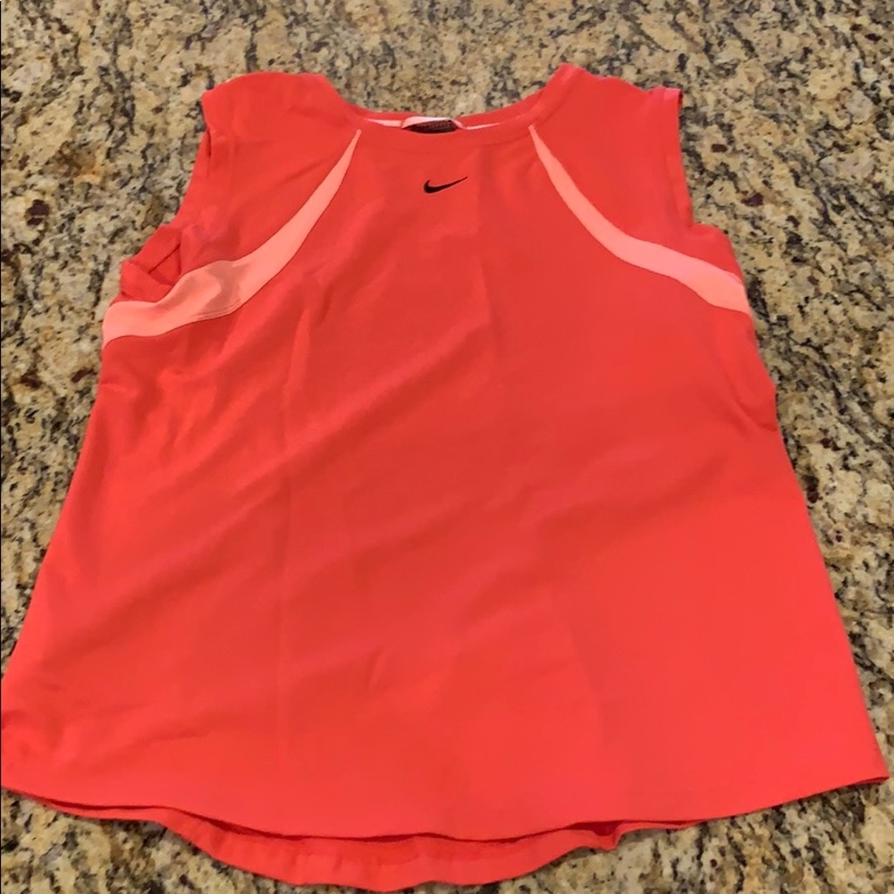 Nike top